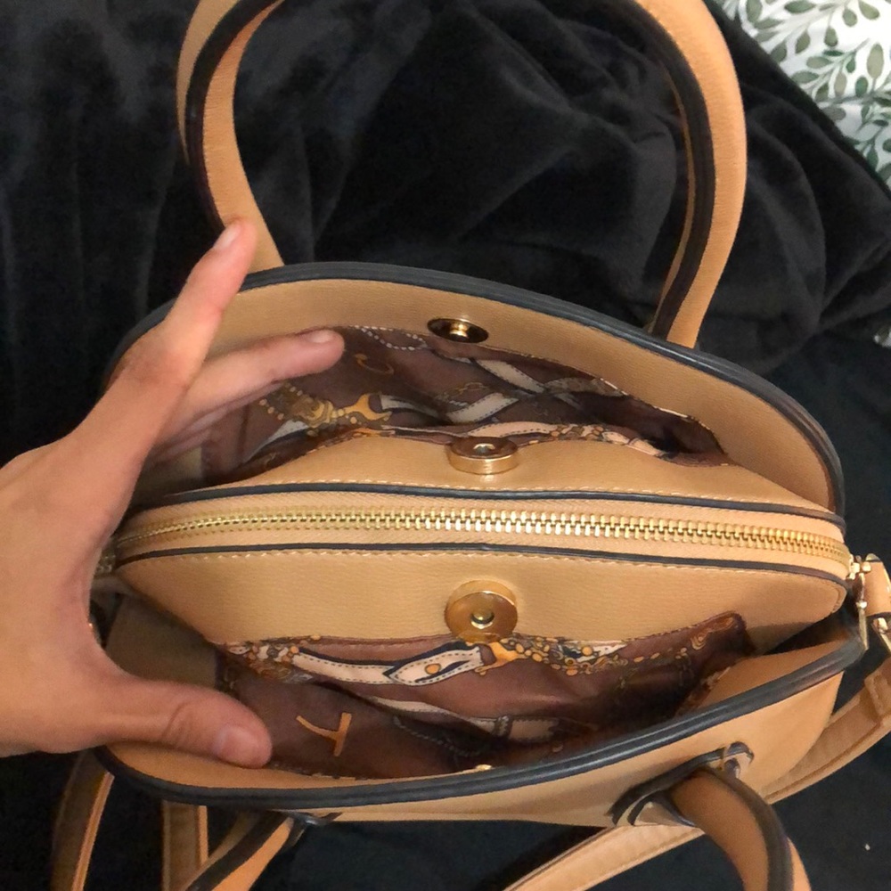 Purse - Picture 3 of 3